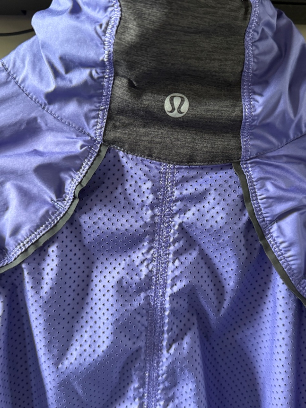 Lululemon Run Essential Jacket Purple Windbreaker Lightweight (Size 4) - Picture 11 of 13